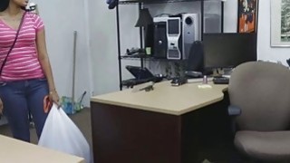 This little college girl had a cash offer for some quickie at the shop Thumbnail